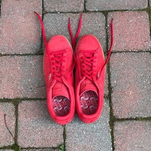 Like new red puma suede size 9.5 men’s